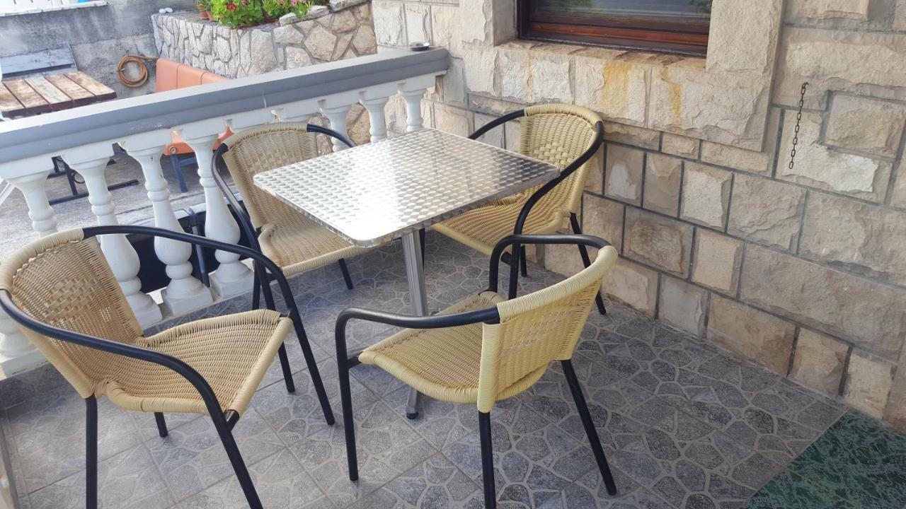 באר Apartments Miki מראה חיצוני תמונה