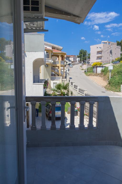 באר Apartments Miki מראה חיצוני תמונה