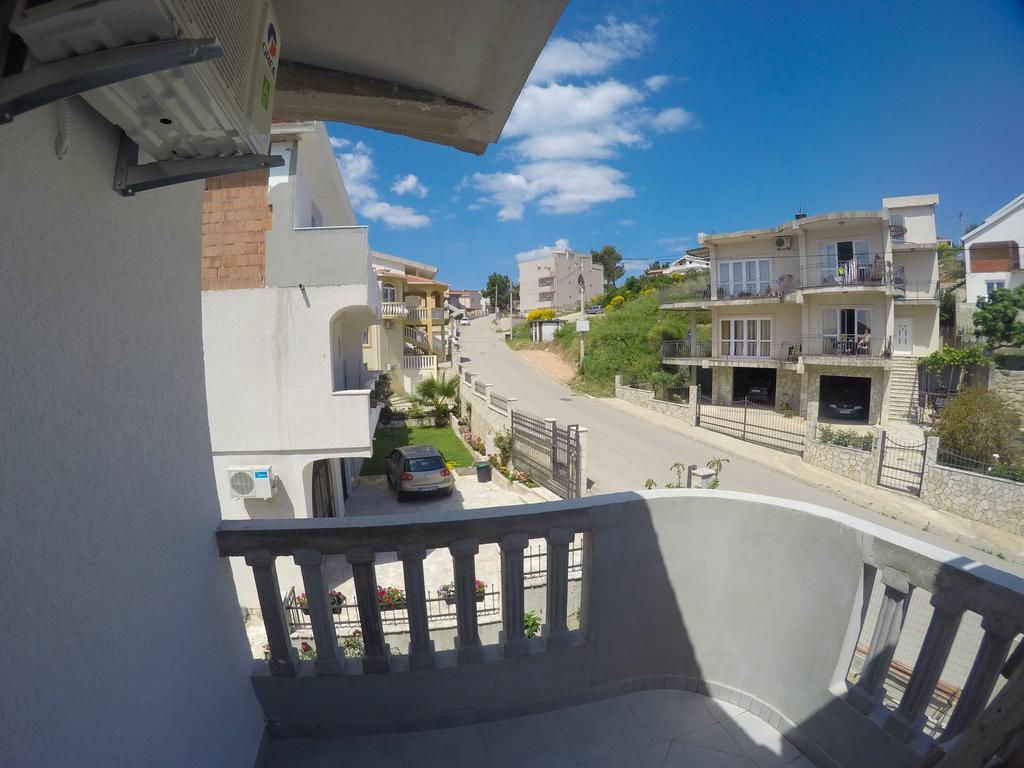 באר Apartments Miki מראה חיצוני תמונה