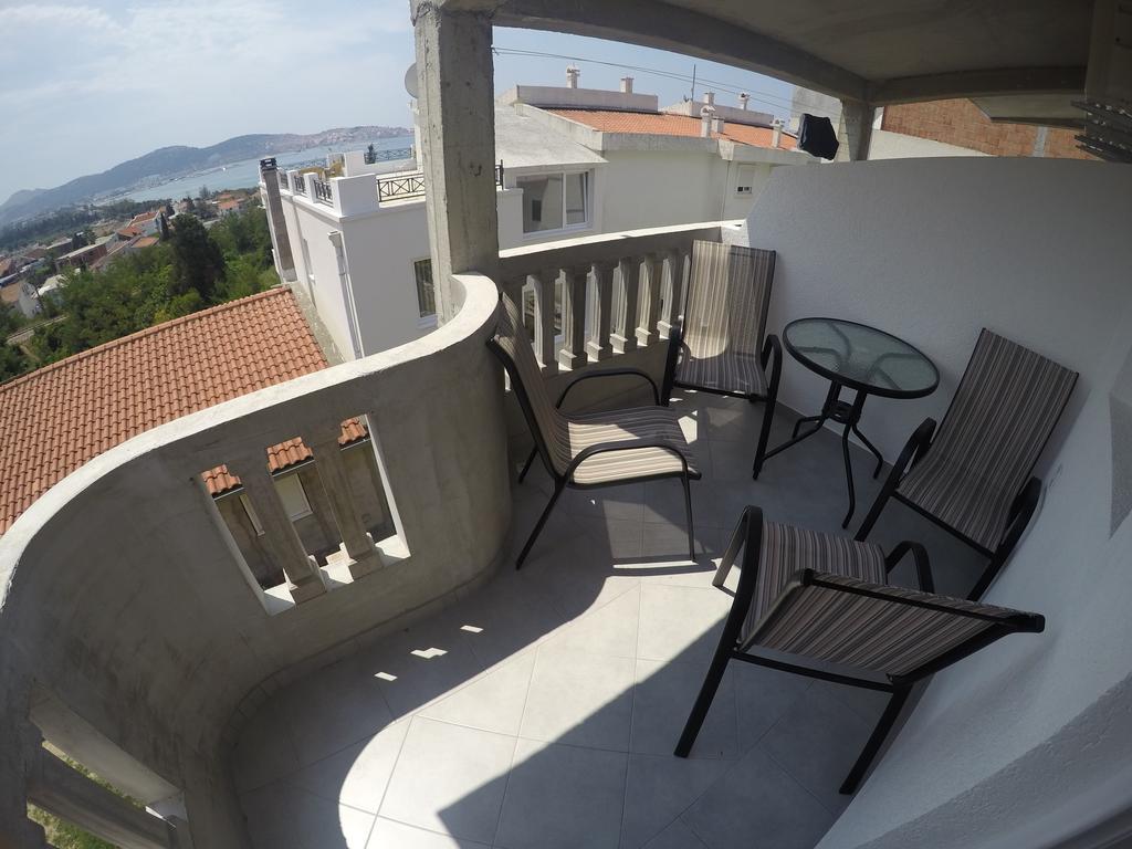 באר Apartments Miki מראה חיצוני תמונה