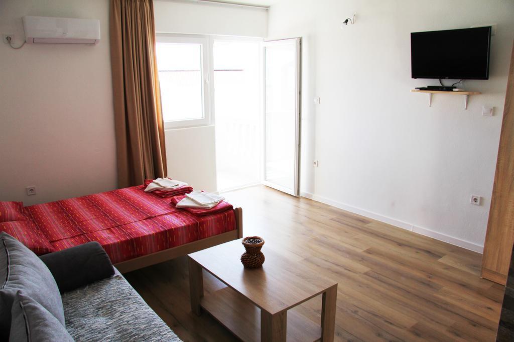 באר Apartments Miki מראה חיצוני תמונה