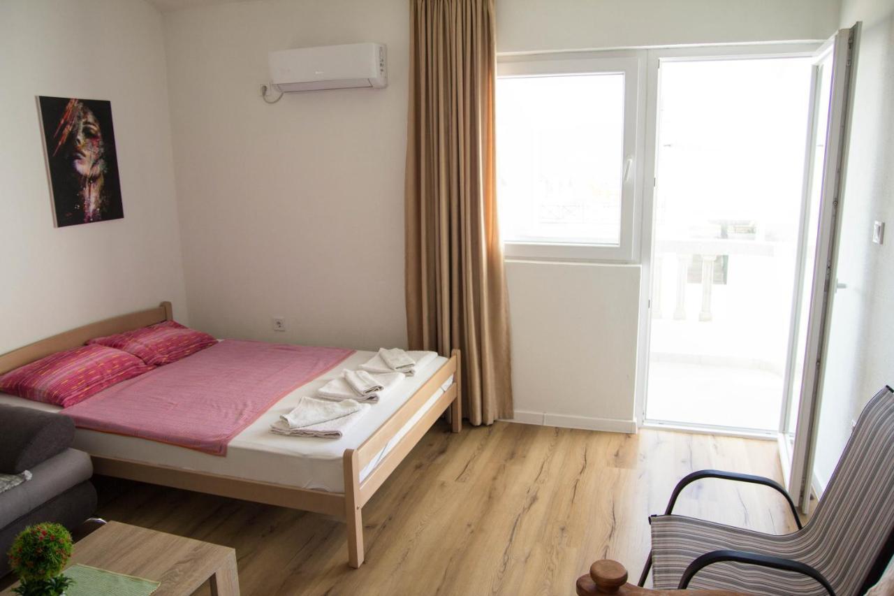באר Apartments Miki מראה חיצוני תמונה