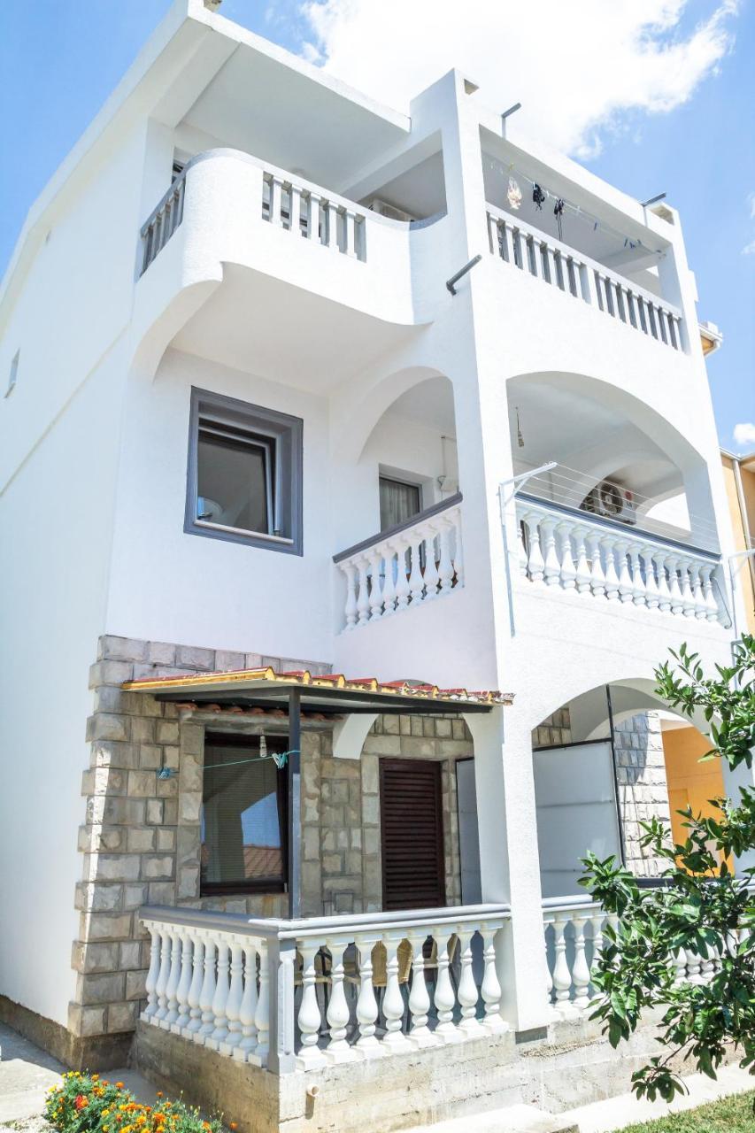 באר Apartments Miki מראה חיצוני תמונה