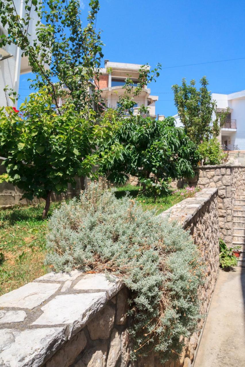 באר Apartments Miki מראה חיצוני תמונה